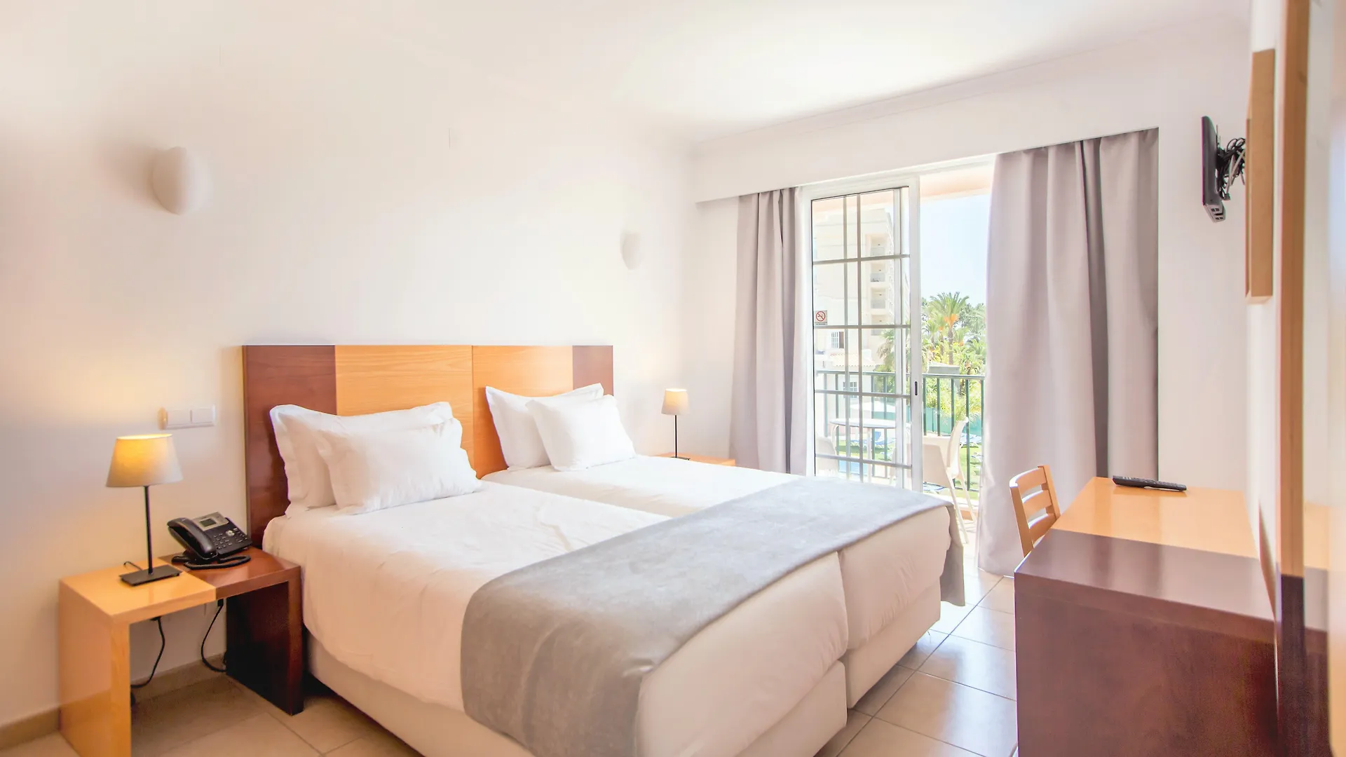 Aquamar Albufeira Aparthotel 3*,  Portugal