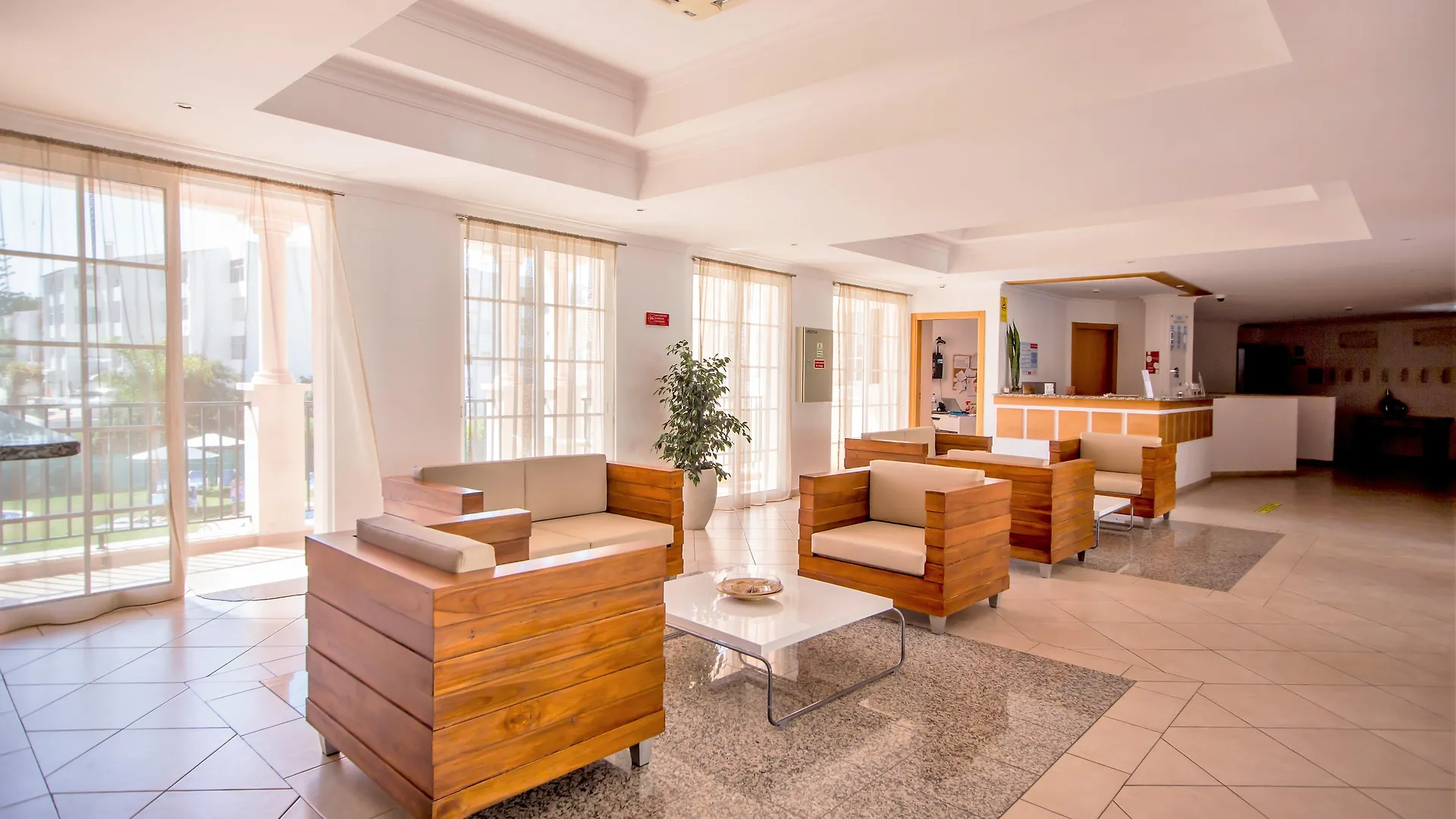 Aquamar Albufeira Aparthotel